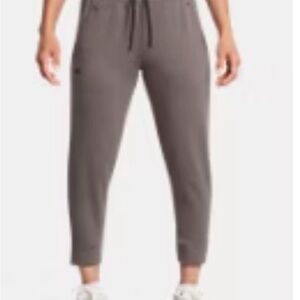 New Under Armor Tech Navy Capri Pants